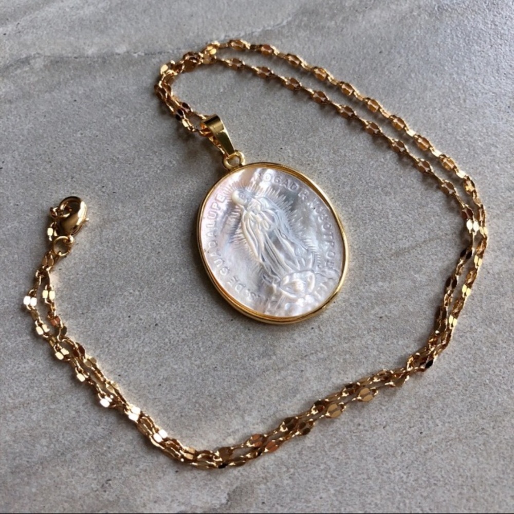 RESTOCKING⭐️14KGold MotherMary Shell Necklace - Picture 6 of 8